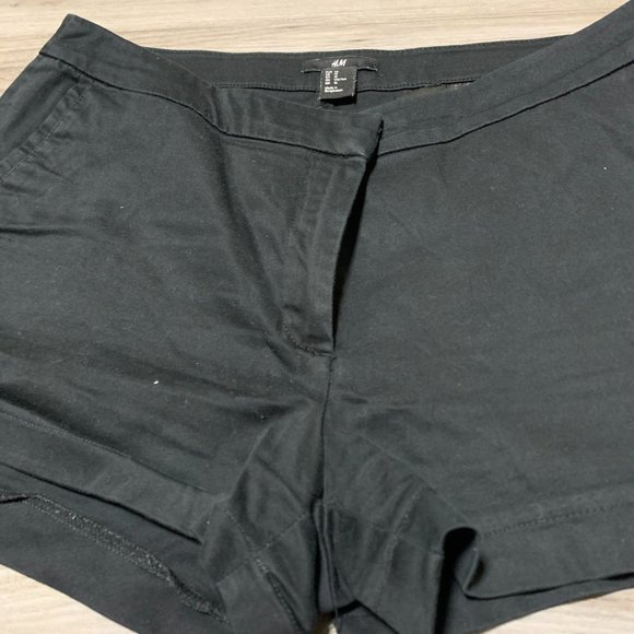H&M | Women's Black Shorts Size 10 - Picture 2 of 5